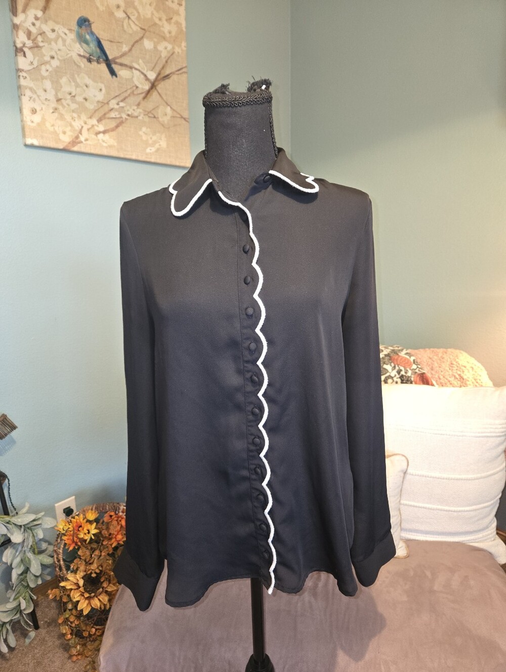 Laundry By Shelli Segal Black Button-Down Blouse with White Scalloped Trim